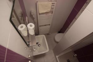 A bathroom at Penzión Galéria