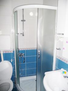 Kupatilo u objektu Sobe Rooms Aleksandar