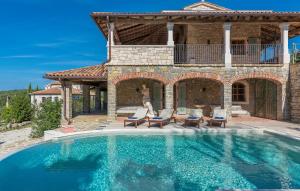 Bazén v ubytování Villa with Private Pool in Paradise - Barat nebo v jeho okolí