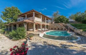 Bazén v ubytování Villa with Private Pool in Paradise - Barat nebo v jeho okolí