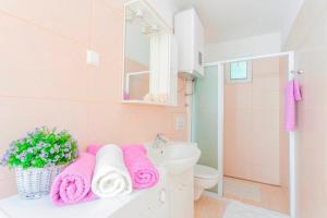 Koupelna v ubytování Holiday Home Nona