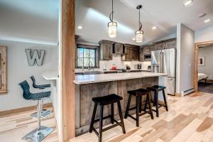 Η κουζίνα ή μικρή κουζίνα στο Frisco Street Home +25 φωτογραφίες
