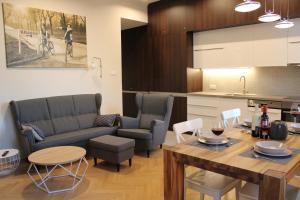Kuchnia lub aneks kuchenny w obiekcie Dominican Square by Hashtag Apartments