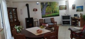 TV a/nebo společenská místnost v ubytování Bed&Breakfast Castagna + 99 fotografií