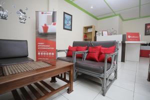 Fotografie z fotogalerie ubytování RedDoorz near Bundaran Kecil Palangkaraya v destinaci Palangkaraya