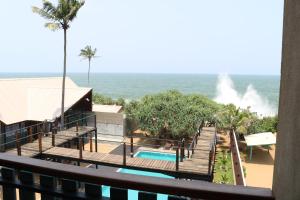Bazén v ubytování Saprin Beach Resort nebo v jeho okolí