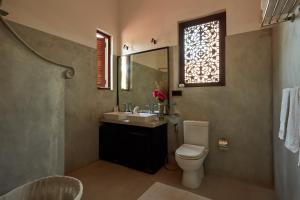 A bathroom at Villa Sunbird