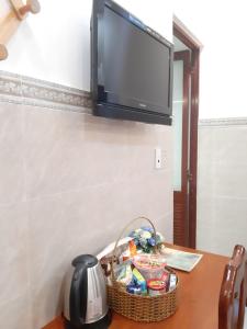 TV a/nebo společenská místnost v ubytování Binh An Hotel