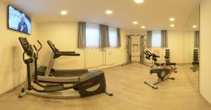 Fitness centrum a/nebo fitness zařízení v ubytování Mikro Apartments Erding