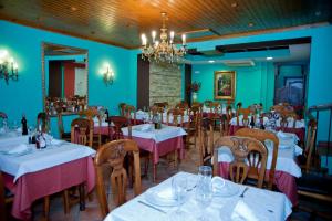 Restaurace v ubytování Hostal Restaurante Reina