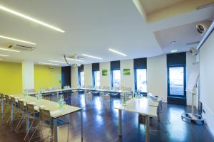 Área de negócios e/ou sala de conferências em Hotel Cult Frankfurt City