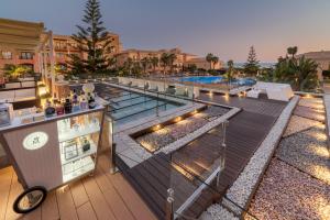 Bazén v ubytování Barceló Punta Umbría Mar nebo v jeho okolí