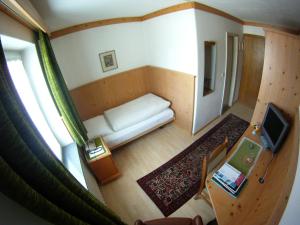 TV a/nebo společenská místnost v ubytování Hotel Bären