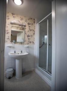 Ένα μπάνιο στο The Raincliffe Hotel