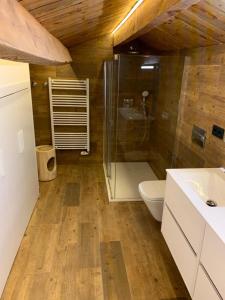Koupelna v ubytování Xalet Les Avellanes - hut 7335 + 26 fotografií