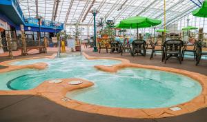 The swimming pool at or close to Americana Waterpark Resort & Spa