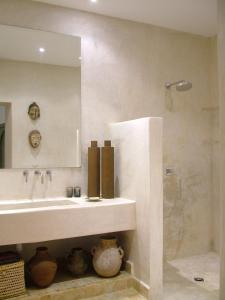 Vannituba majutusasutuses Riad Timila