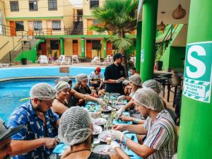 Hóspedes ficando em Wild Rover Huacachina