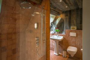 Koupelna v ubytování Hotel Wellness Goldenes Fass Meißen