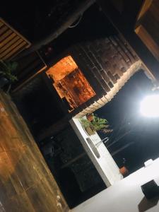 una vista aérea de una casa con techo en La casa del Lago - The lake house ! en Puerto Iguazú
