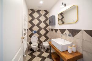 Ένα μπάνιο στο Galluppi Design Apartment By HouseinNaples +16 φωτογραφίες