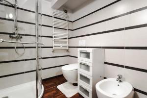 Łazienka w obiekcie Apartamenty na Starówce / Old Town apartments