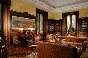 Posezení v ubytování Villa Spalletti Trivelli - Small Luxury Hotels of the World
