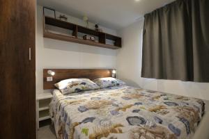 Posteľ alebo postele v izbe v ubytovaní Camping Matija + 37 fotografií