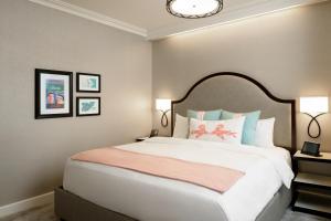 Ein Bett oder Betten in einem Zimmer der Unterkunft Hotel Atwater