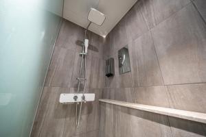 Koupelna v ubytování Stay Month Hotel + 37 fotografií