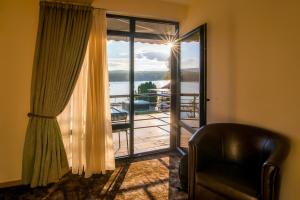 Зона вітальні в Guest House Panorama Aqualux with Free Parking