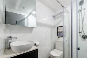 O baie la 2 Private Double Bed In Sydney CBD Near Train UTS DarlingHar&ICC&C hinatown - ROOM ONLY +31 fotografii
