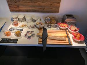 ホテルの敷地内または近くでの食事または食べ物