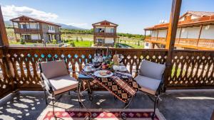 Balkón nebo terasa v ubytování Château Mosmieri Hotel & Winery + 29 fotografií