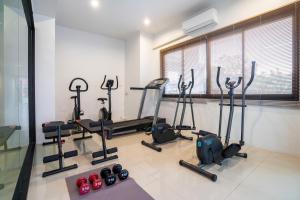 Fitness centrum a/nebo fitness zařízení v ubytování The Thames Pool Access Resort & Villa - SHA Extra Plus