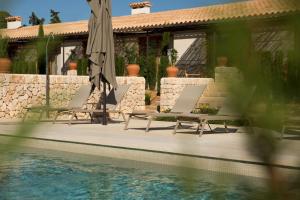Bazén v ubytovaní Sa Nau Agroturismo - Adults Only over 16 alebo v jeho blízkosti