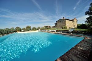 Imagen de la galería de Luxury Stone Villa Salt Water Pool, en Rapolano Terme
