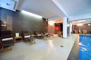 Басейн в Hotel Ziya або поблизу