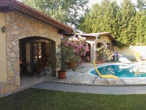 Fotografie z fotogalerie ubytování Mediterrán Apartmanház Szántód v destinaci Szántód