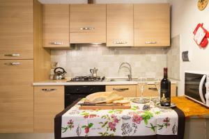 Kuchyňa alebo kuchynka v ubytovaní Charming Fiesolana Apartment in heart of Florence