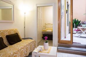Posedenie v ubytovaní Charming Fiesolana Apartment in heart of Florence
