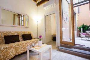 Posedenie v ubytovaní Charming Fiesolana Apartment in heart of Florence