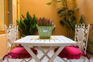 Vonkajšia záhrada v ubytovaní Charming Fiesolana Apartment in heart of Florence
