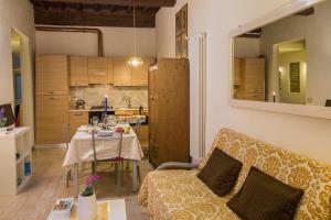Kuchyňa alebo kuchynka v ubytovaní Charming Fiesolana Apartment in heart of Florence