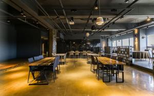 CM Park Hotel餐厅或其他用餐的地方