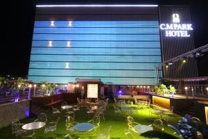 CM Park Hotel餐厅或其他用餐的地方