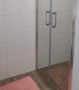 Koupelna v ubytování Laganini, studio apartman 3 FLOWER