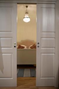 Postel nebo postele na pokoji v ubytování Brommavik Hotel