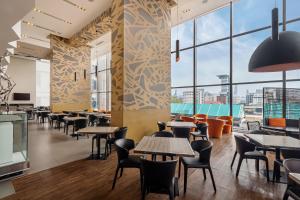 Εστιατόριο ή άλλο μέρος για φαγητό στο Holiday Inn Express Bangkok Siam by IHG