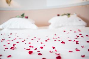 Postel nebo postele na pokoji v ubytování Brommavik Hotel
